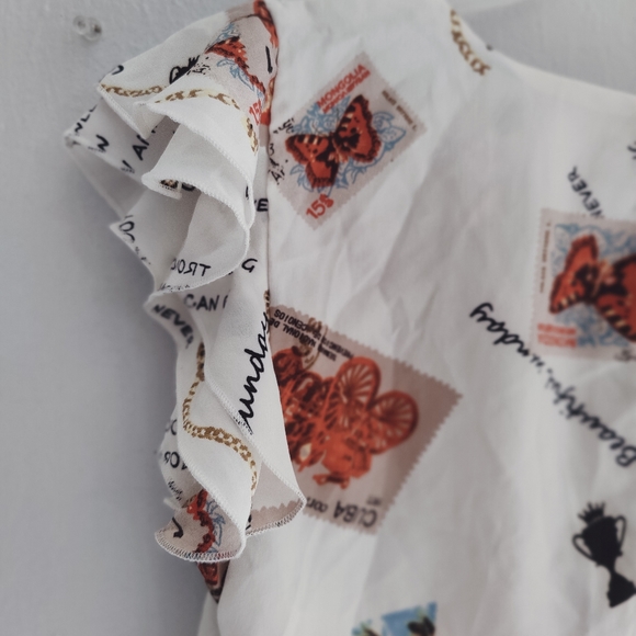 Graphic Print Blouse - Picture 4 of 4